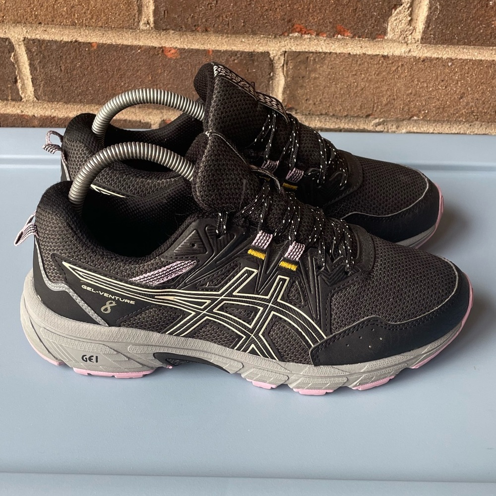 ASICS Gel-Venture 8 Athletic Shoes
